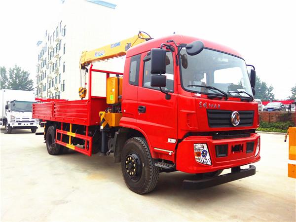 東風(fēng)天錦隨車(chē)吊