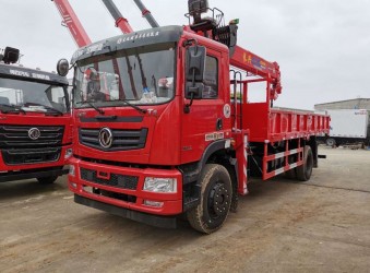 運輸集裝箱房，活動板房，用哪種隨車吊好？